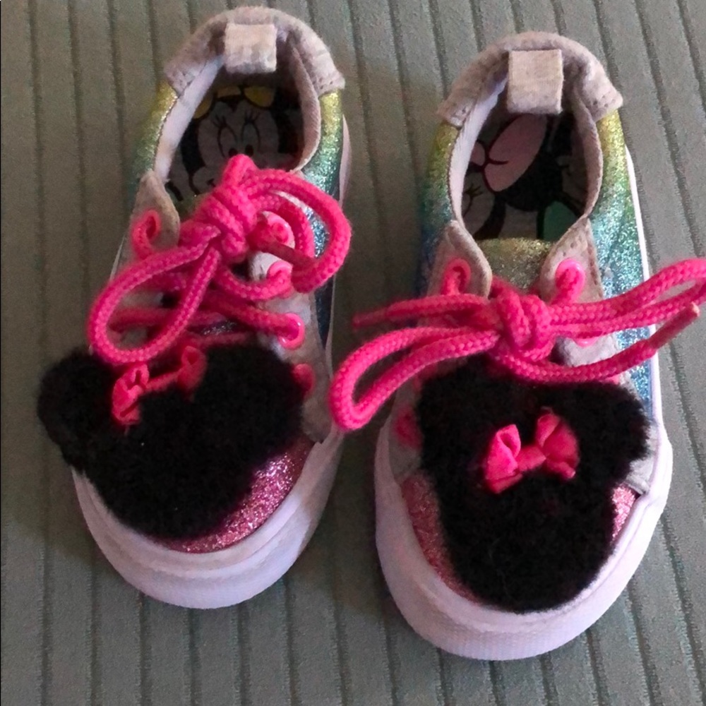 Minnie Mouse tennis shoes